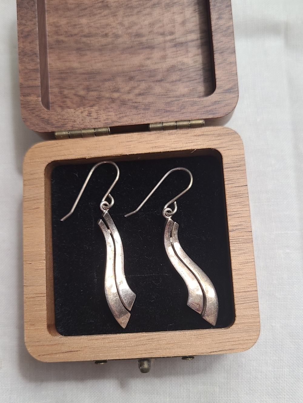 Architectural Wave Silhouette: Vtg Kit Heath Sterling Silver Drops 🌊